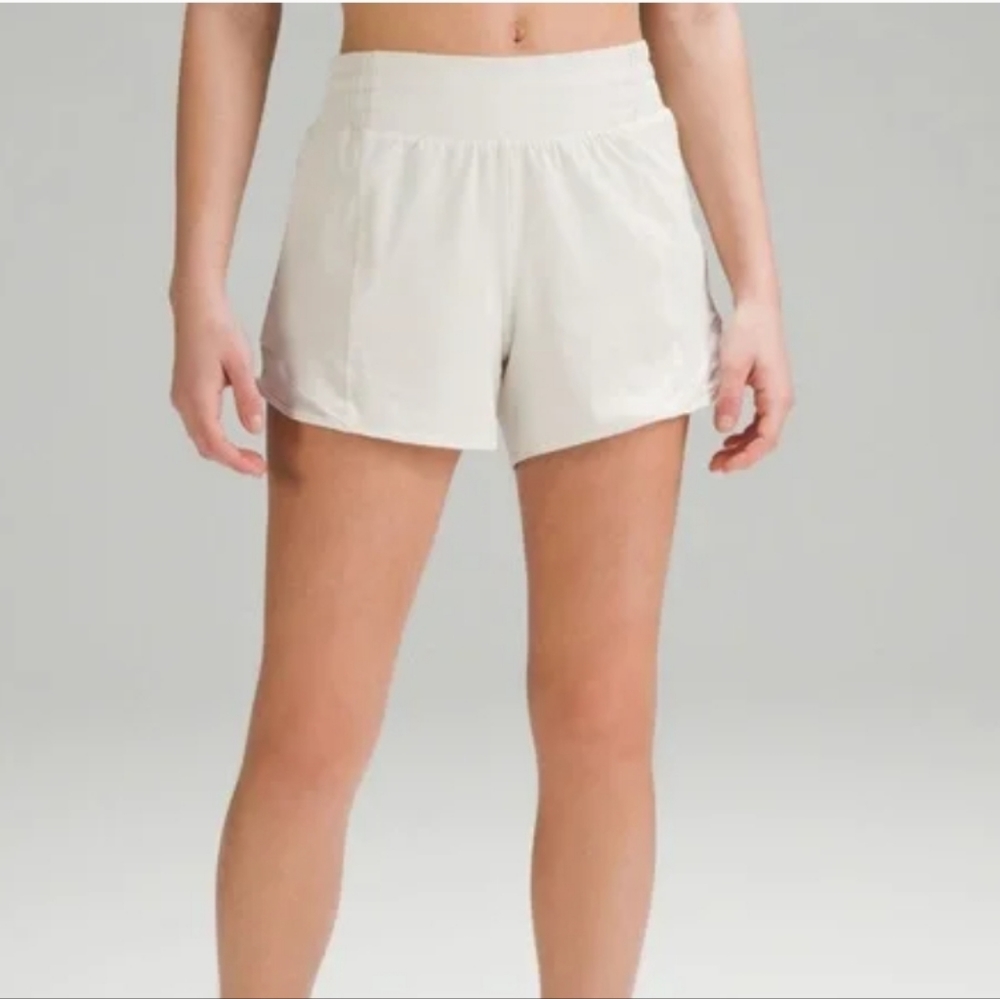 Lululemon high rise hottie hot shorts 4 inch